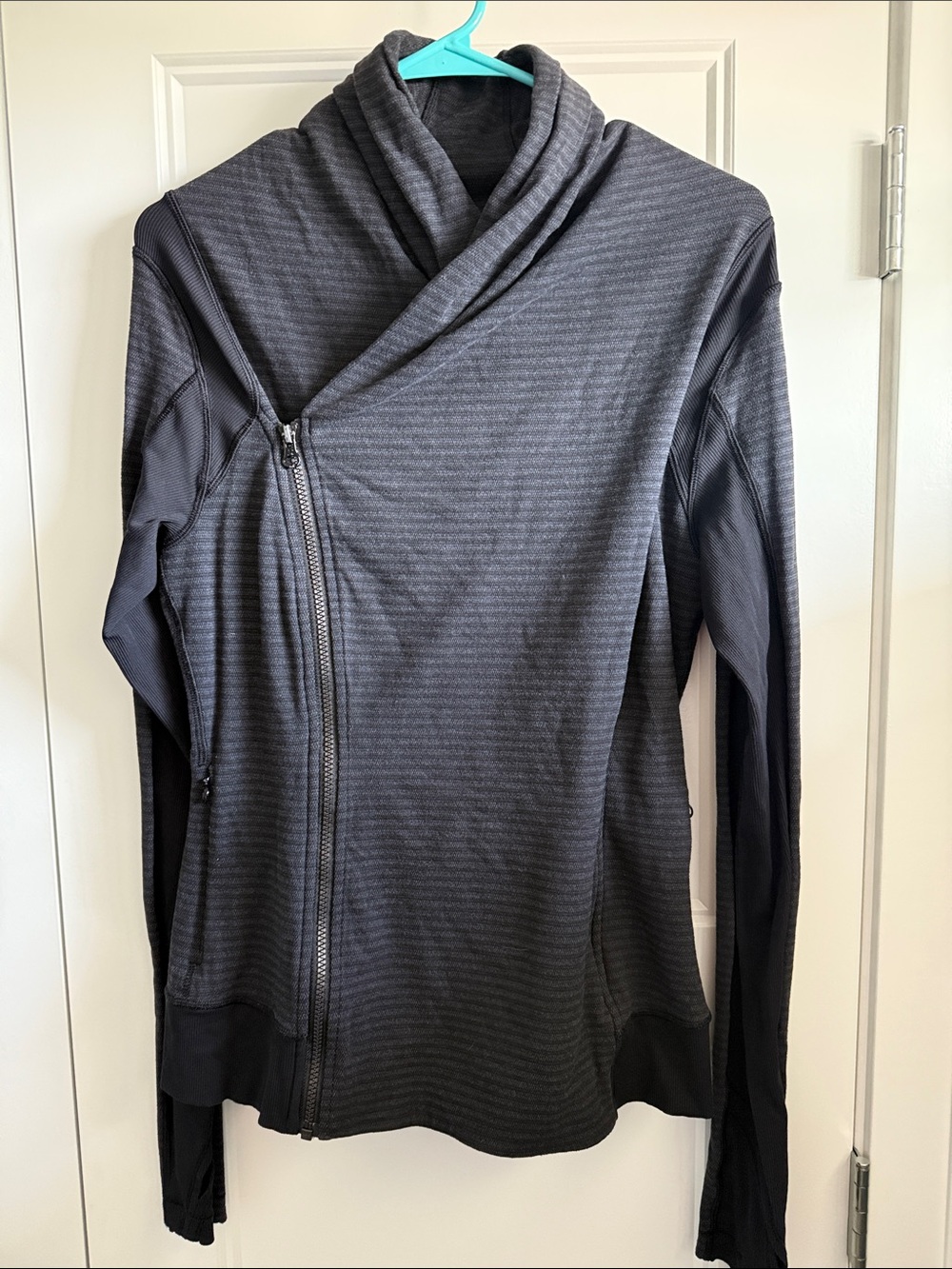 Lululemon Asymmetrical Zip Black Gray fitted Jacket